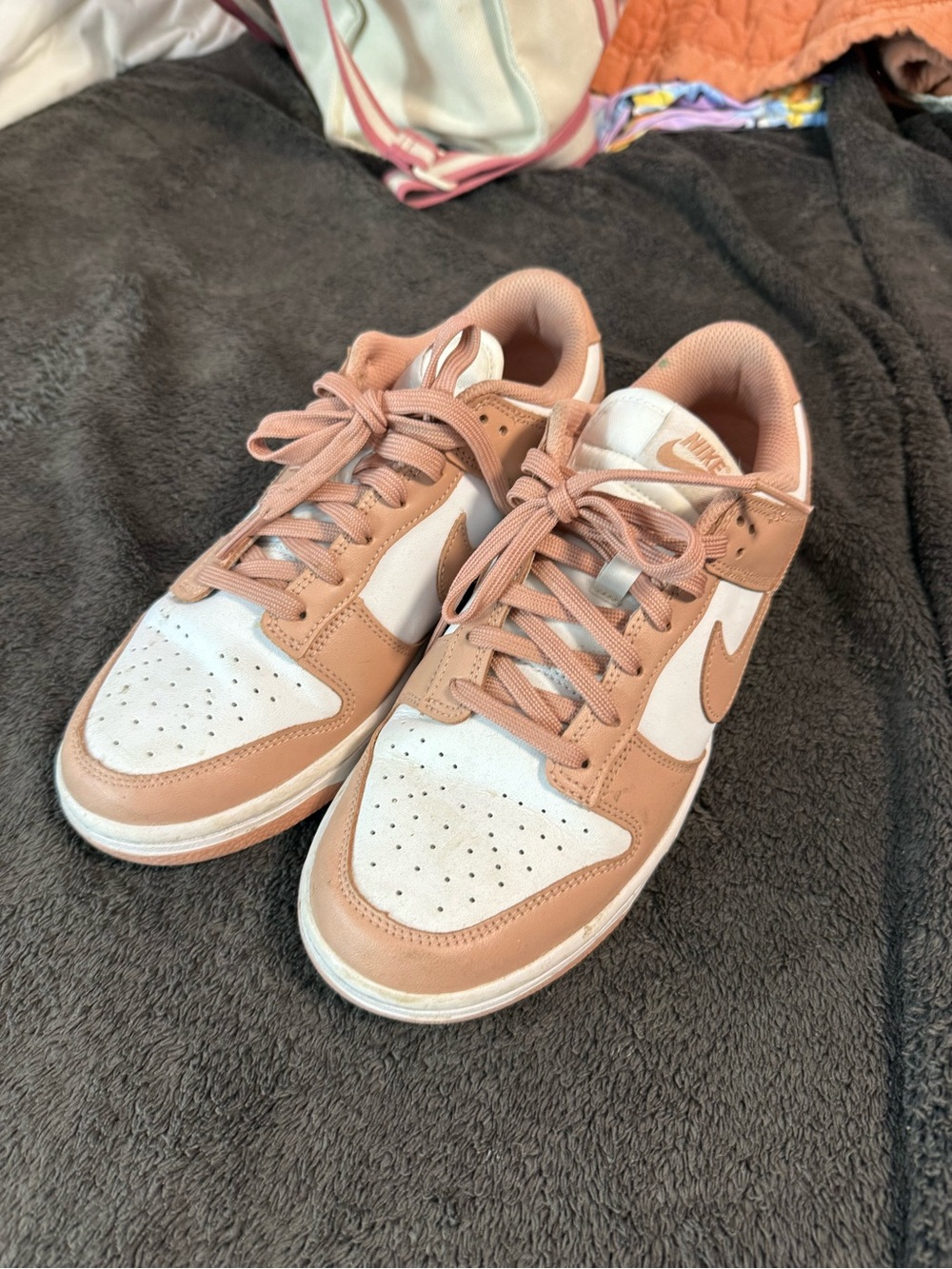 Nike Women’s Sneakers - White & Blush Pink